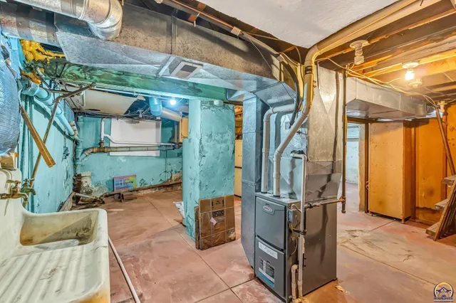 $115,000 | 705 Southwest 6th Avenue, Topeka, KS 66603