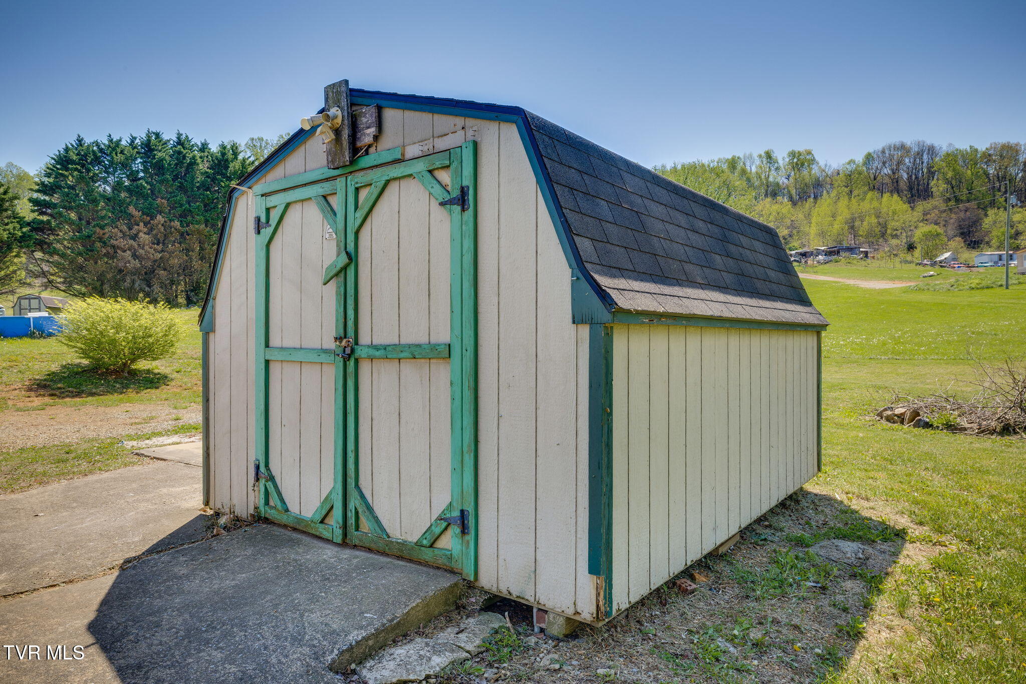 415 Rock Quarry Road Afton, TN 37616 - Photo 26 of 32 025