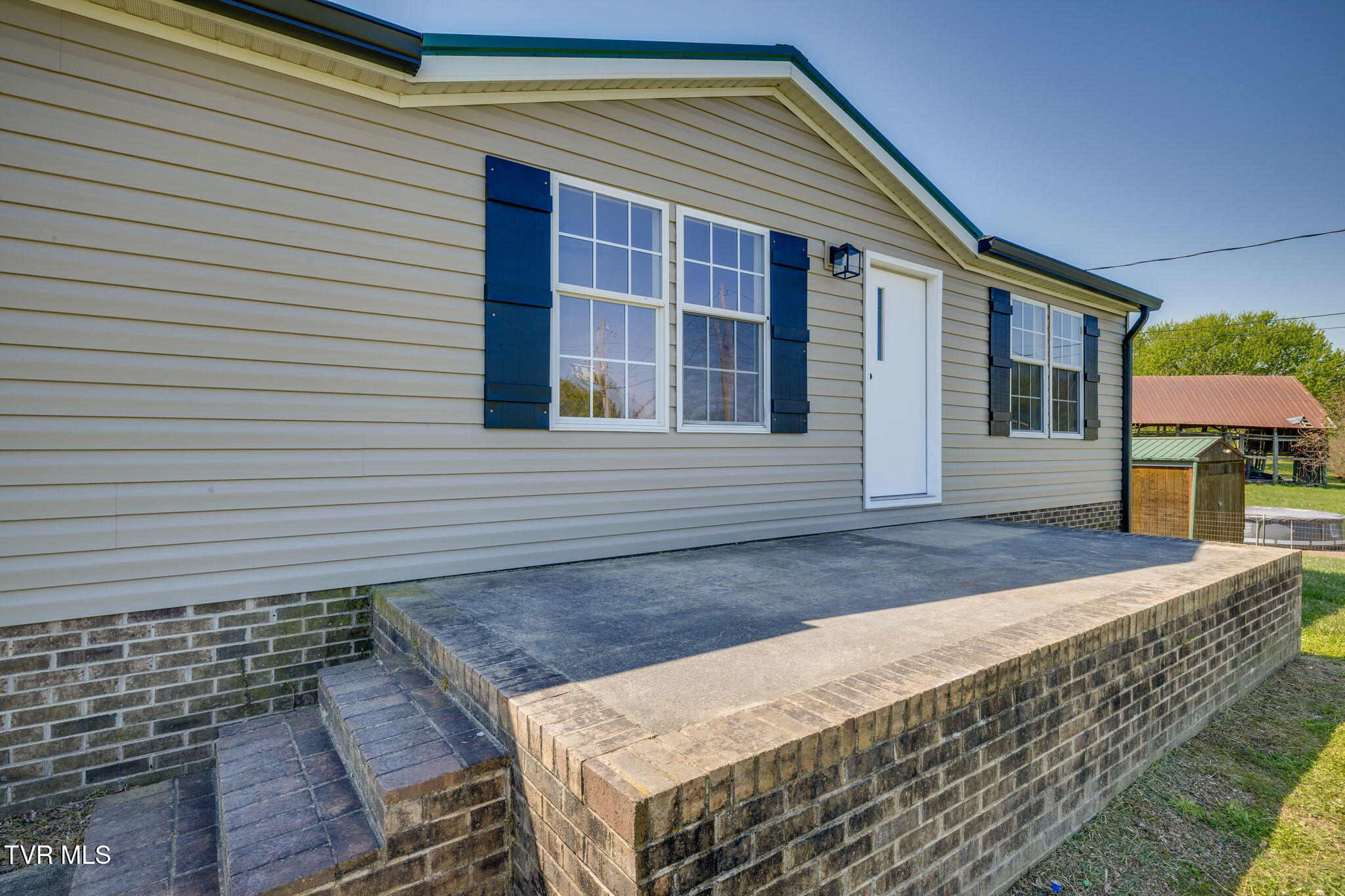 415 Rock Quarry Road Afton, TN 37616 - Photo 5 of 32 004