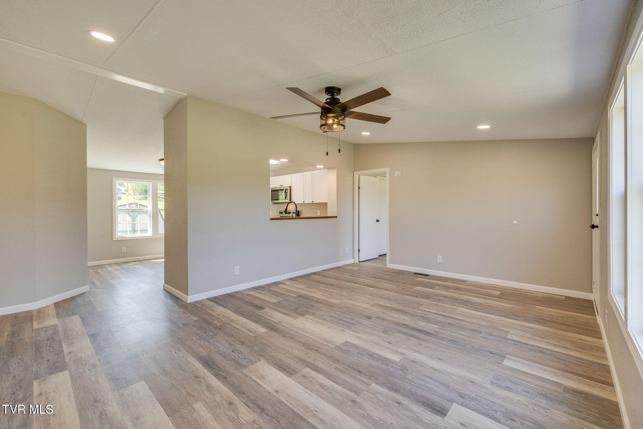 415 Rock Quarry Road Afton, TN 37616 - Photo 8 of 32 007