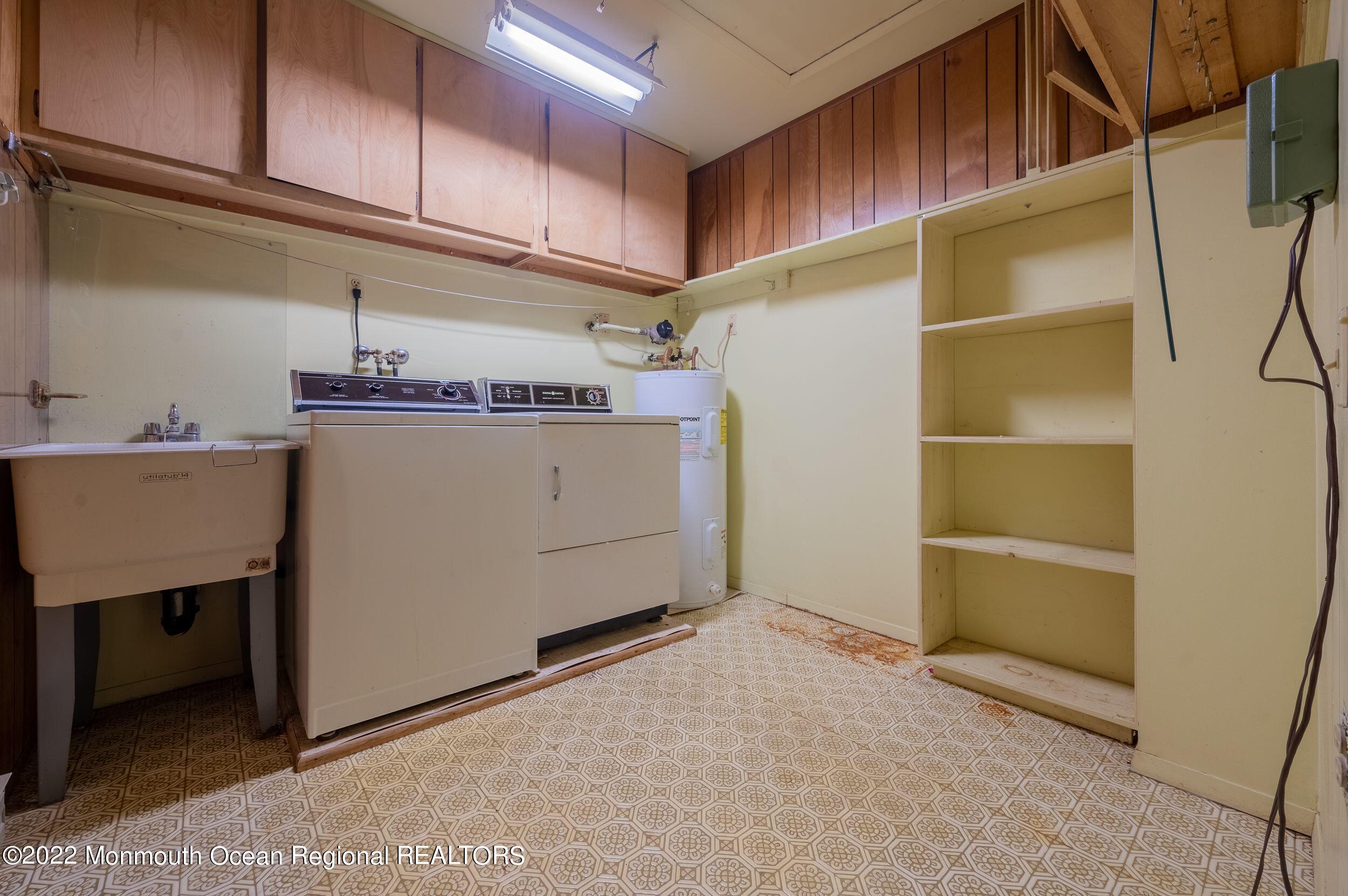 39 B Sunset Road Whiting, NJ 08759 - Photo 14 of 16 utility room