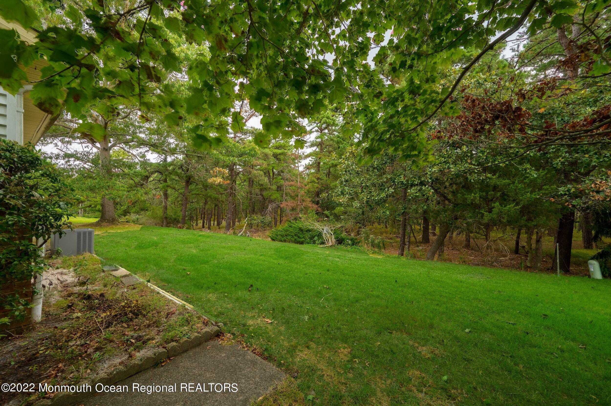 39 B Sunset Road Whiting, NJ 08759 - Photo 15 of 16 backyard