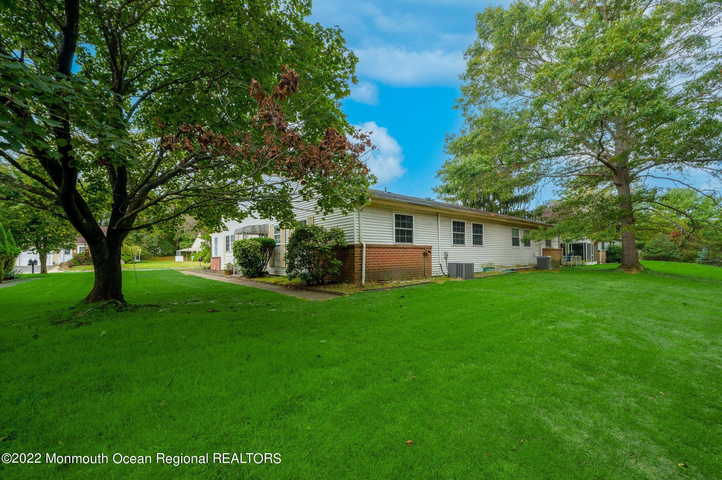 39 B Sunset Road Whiting, NJ 08759 - Photo 3 of 16 back yard