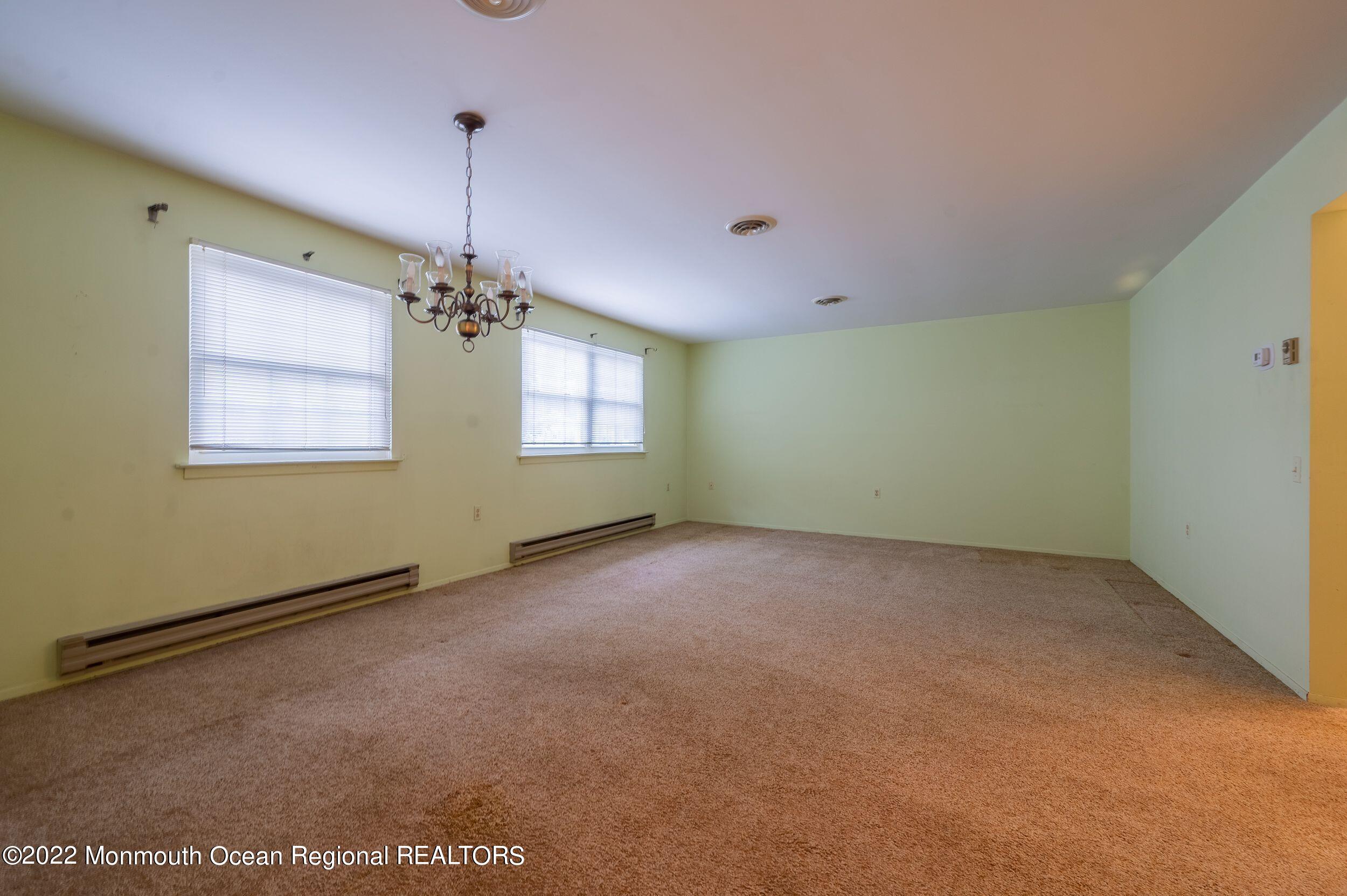 39 B Sunset Road Whiting, NJ 08759 - Photo 7 of 16 l r/d r combo