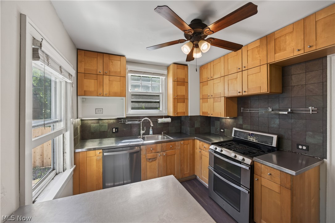 2943 Edgehill Road Cleveland Heights, OH 44118 - Photo 16 of 47