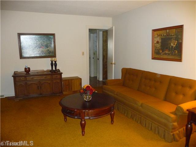 1608 Bolingbroke Road High Point, NC 27265 - Photo 3 of 9 Living Room.