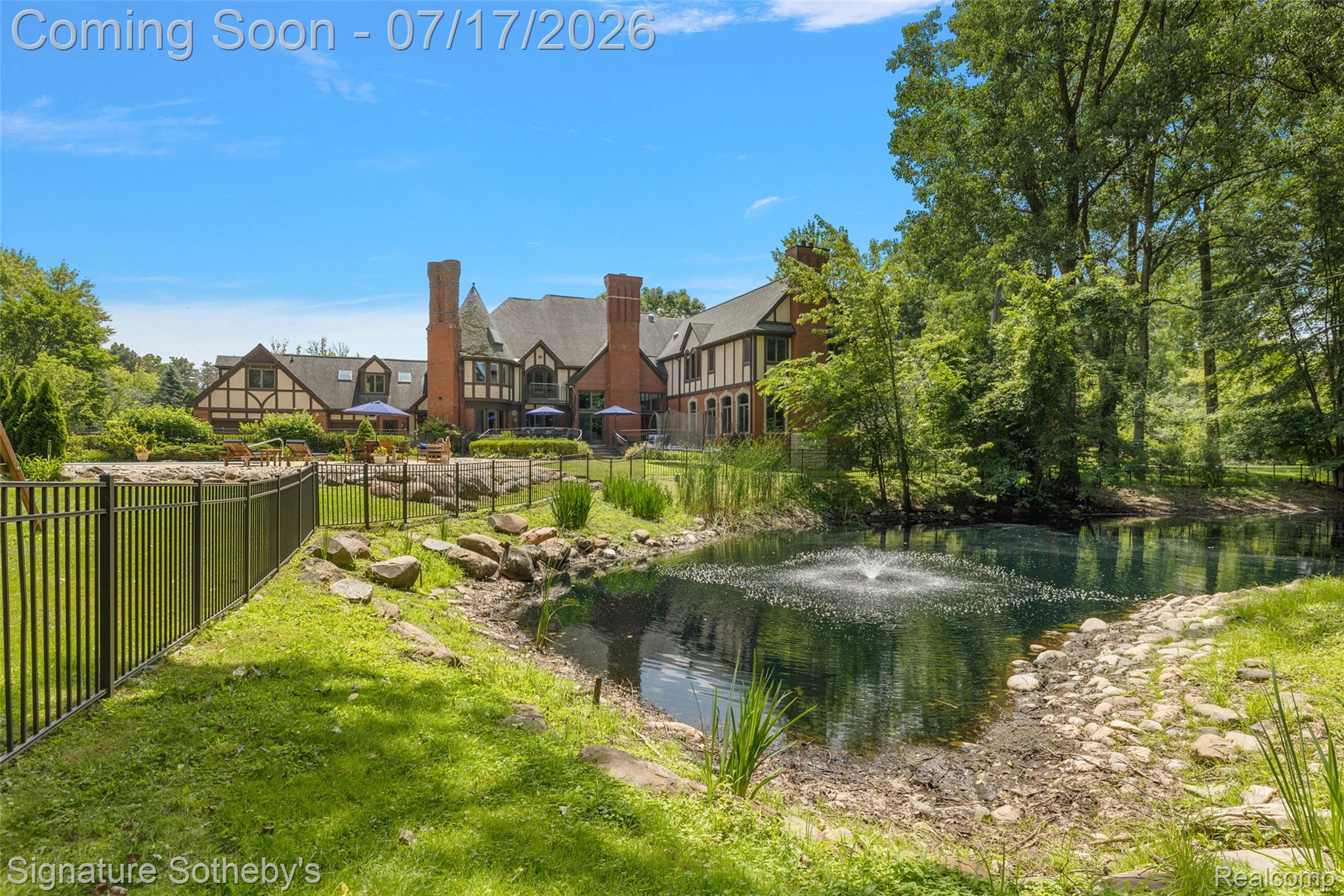 1235 Westview Road Bloomfield Hills, MI 48304 - Photo 6 of 77 033-1235 Westview-33.jpg