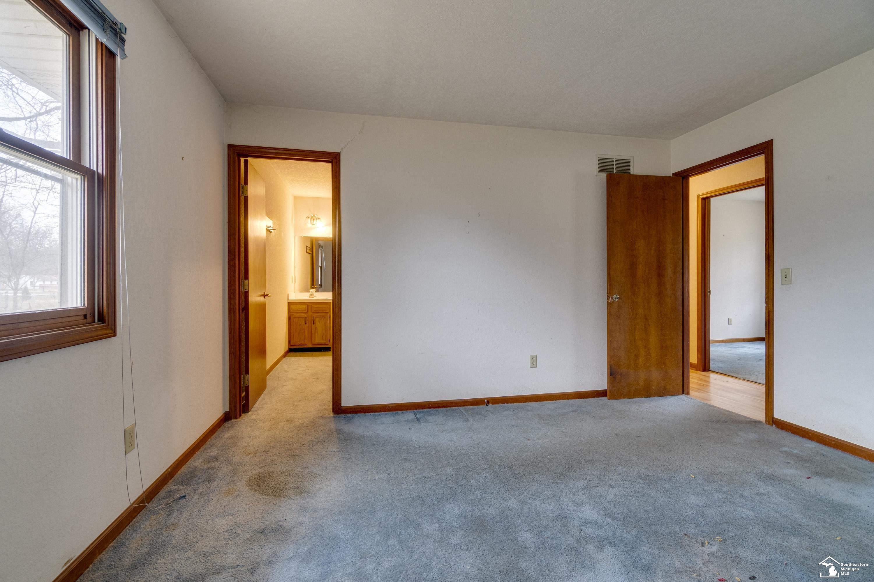 8056 Wiseman Road Lambertville, MI 48144 - Photo 17 of 28 50103045-16.JPG