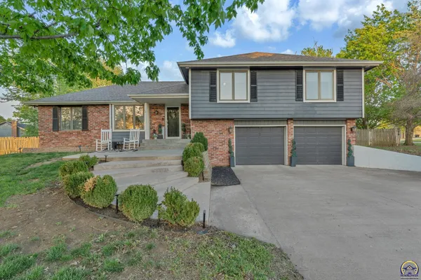 $339,995 | 3740 Southwest Kings Forest Road, Topeka, KS 66610