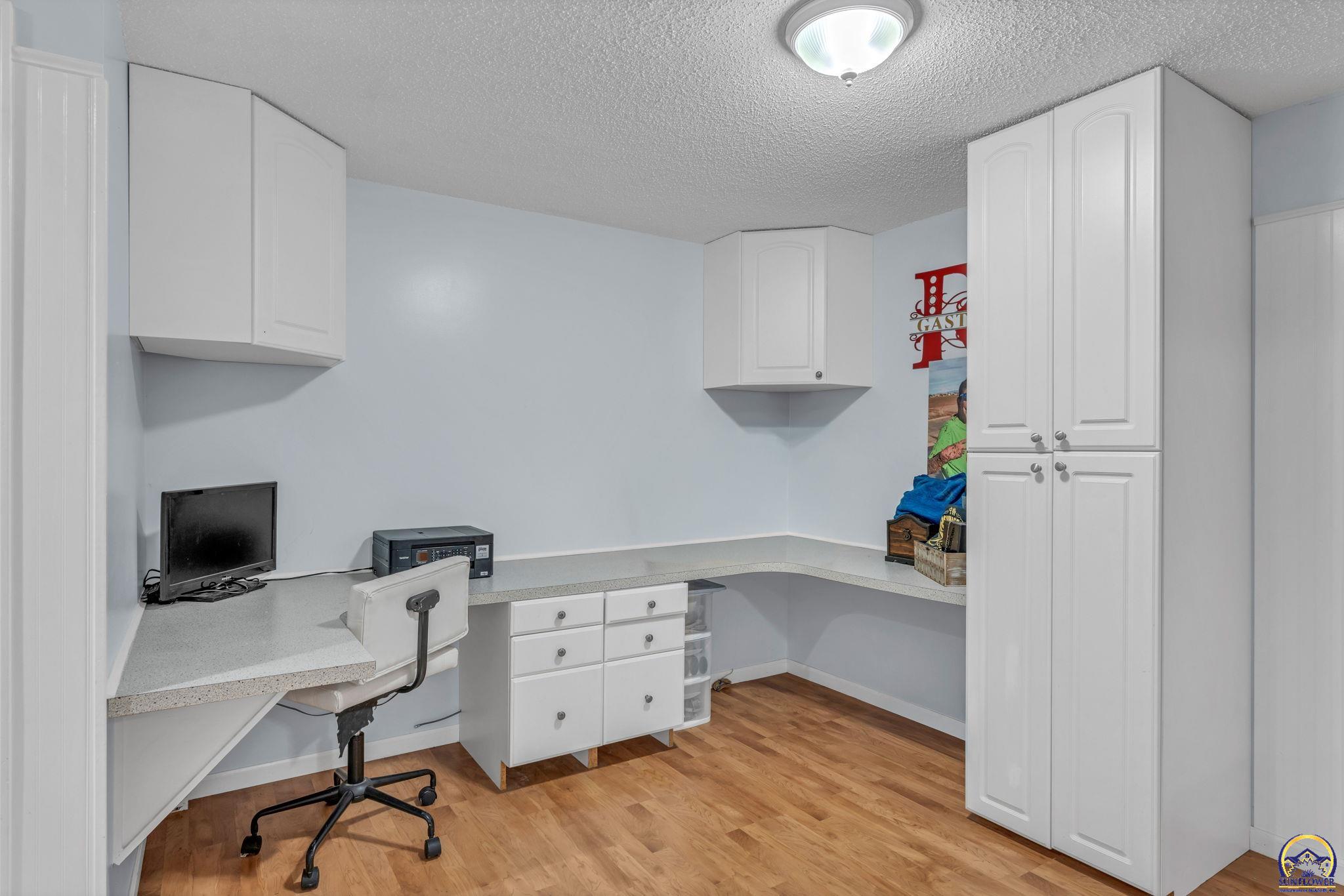 3740 Southwest Kings Forest Road Topeka, KS 66610 - Photo 23 of 29