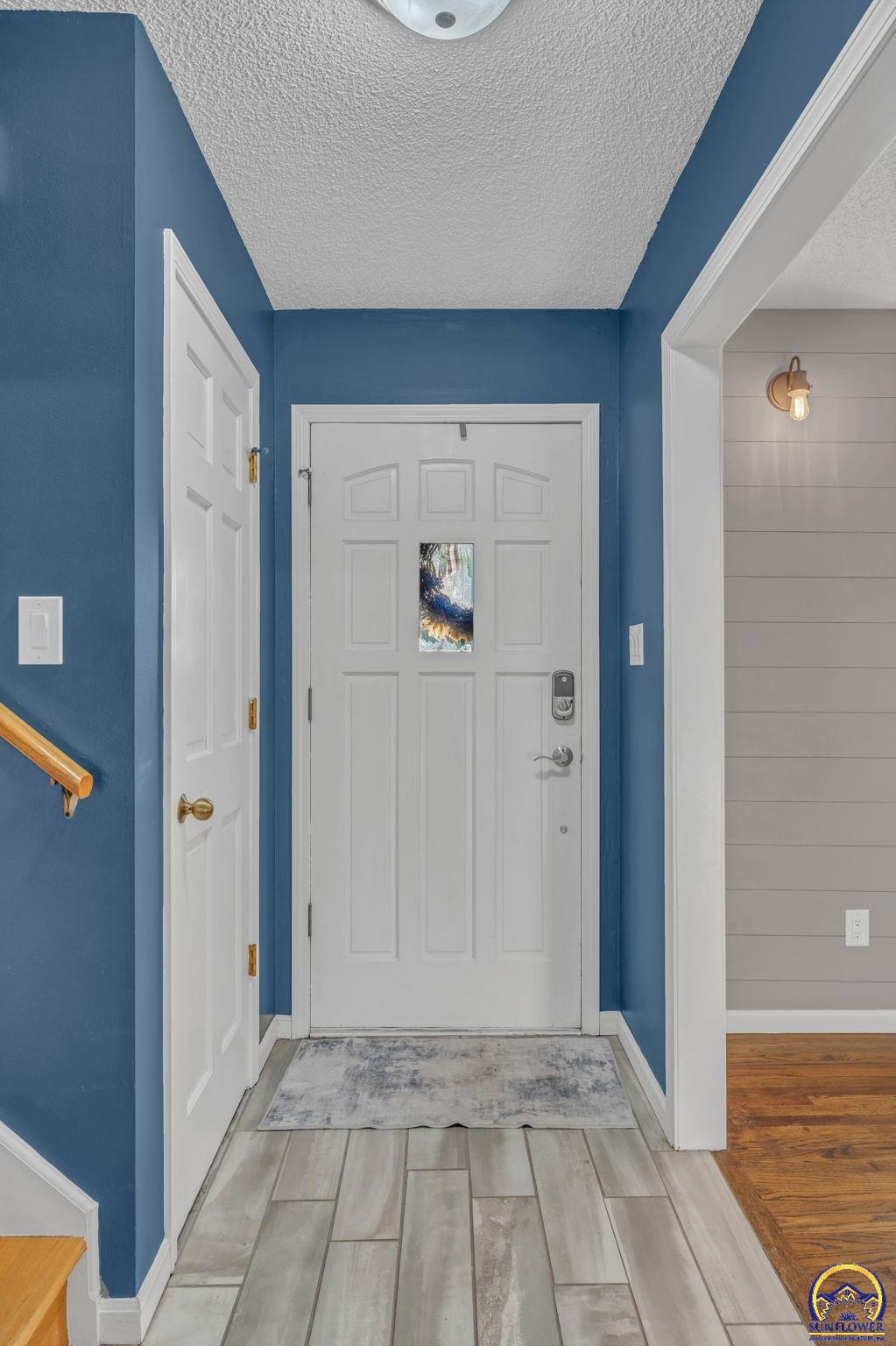 3740 Southwest Kings Forest Road Topeka, KS 66610 - Photo 4 of 29