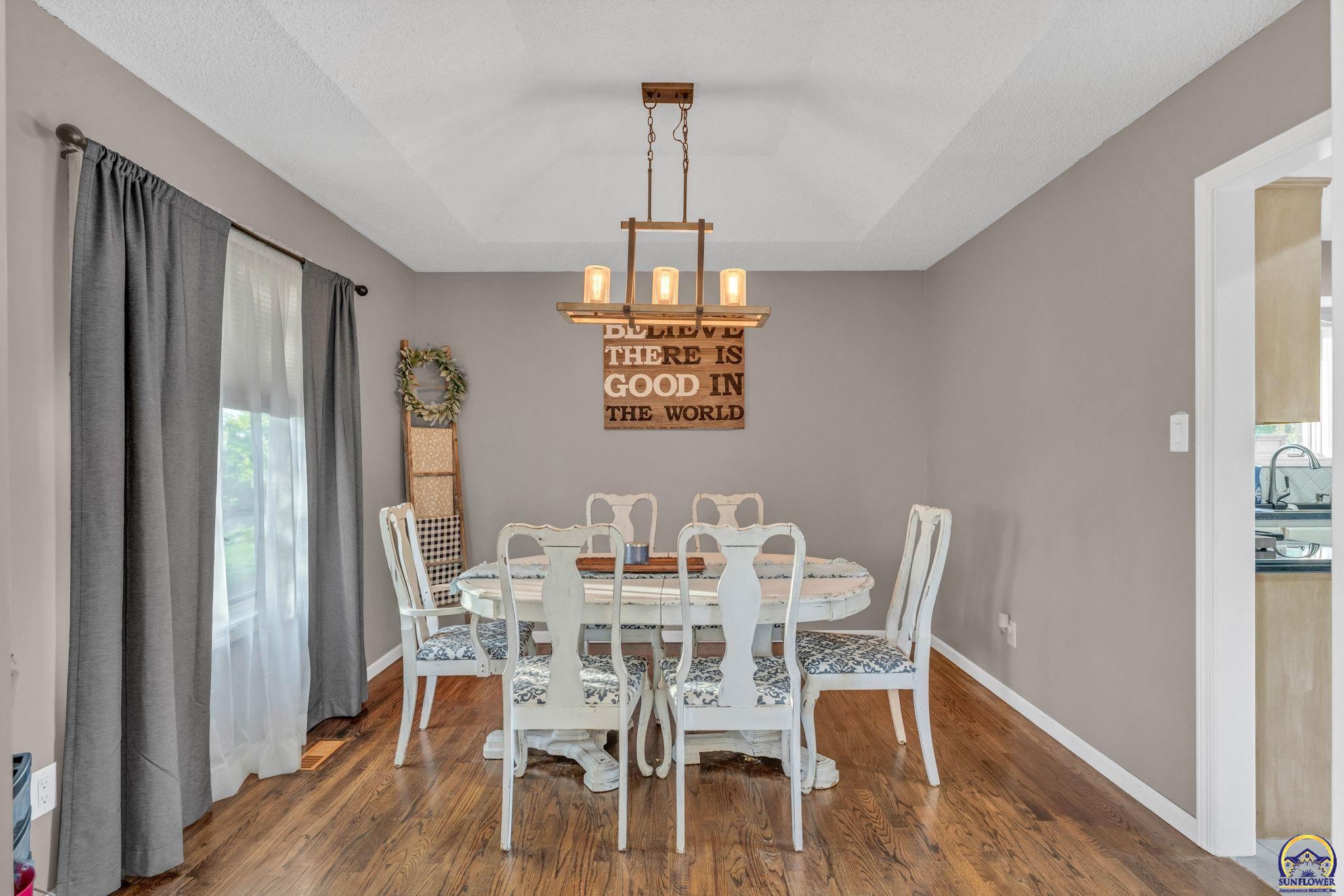 3740 Southwest Kings Forest Road Topeka, KS 66610 - Photo 6 of 29