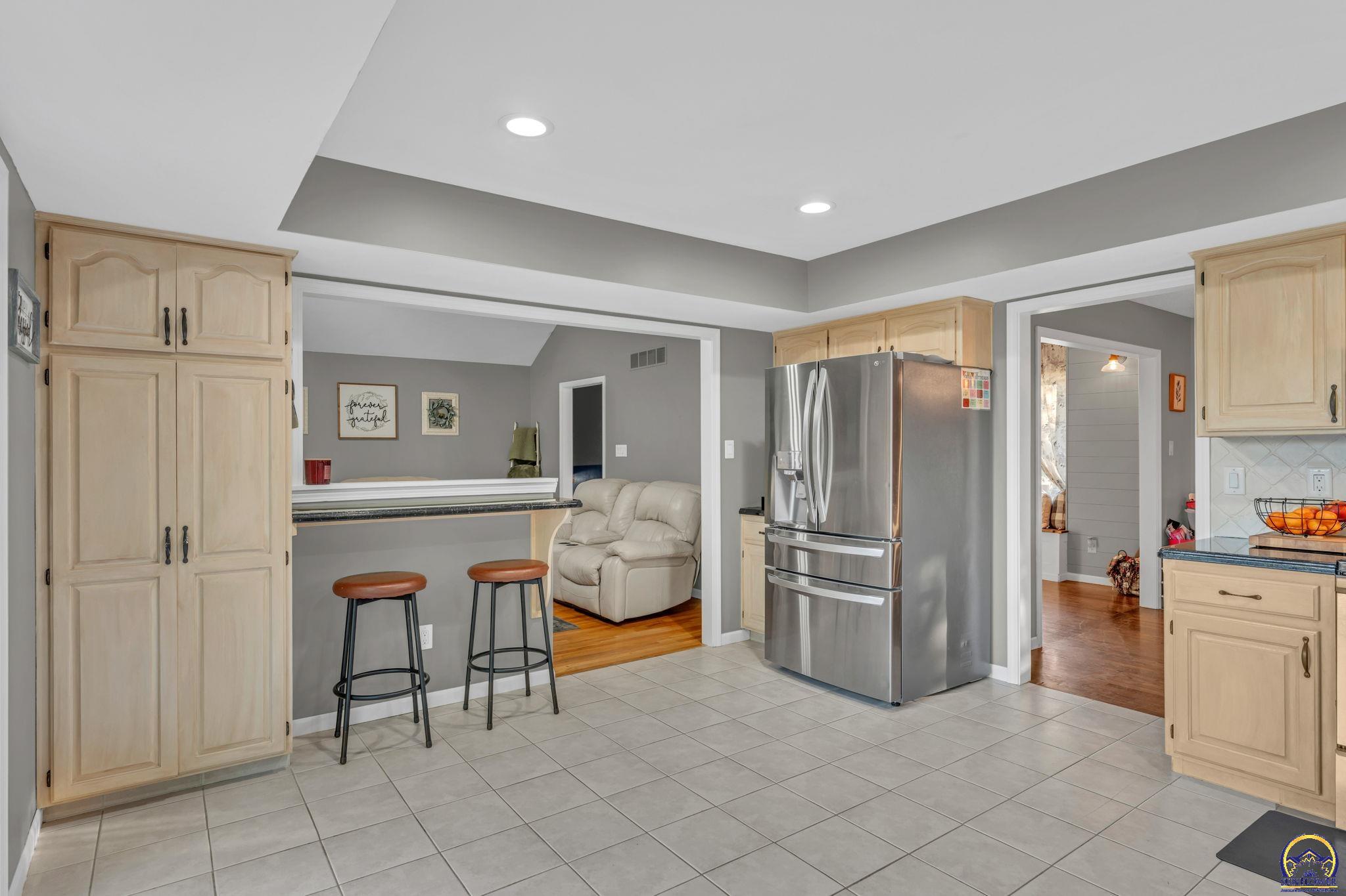 3740 Southwest Kings Forest Road Topeka, KS 66610 - Photo 10 of 29