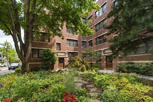 $3,600 | 34 Ash Street, Unit 204, Cambridge, MA 02138