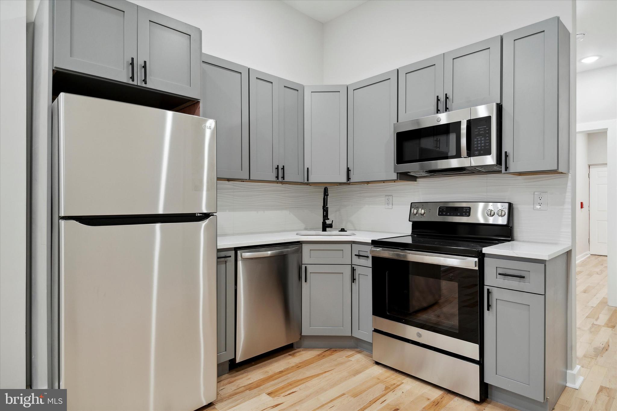 2234 Master Street Philadelphia, PA 19121 - Photo 4 of 35