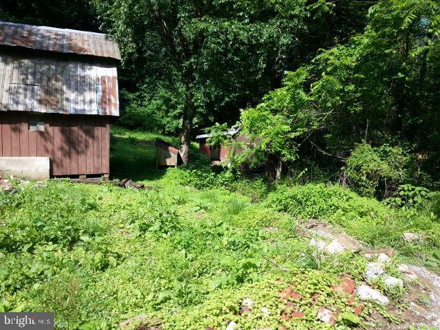 76 Mathews Road Delta, PA 17314 - Photo 3 of 36 Gallery Image 3