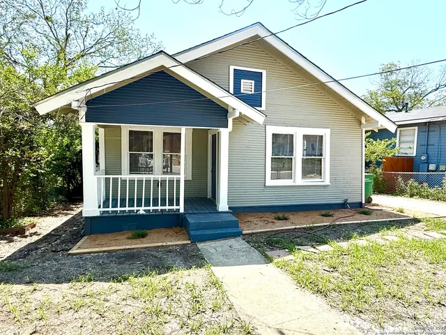 $1,399 | 1834 Center Street, San Antonio, TX 78202