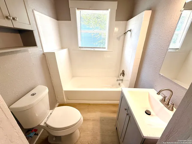 $1,399 | 1834 Center Street, San Antonio, TX 78202