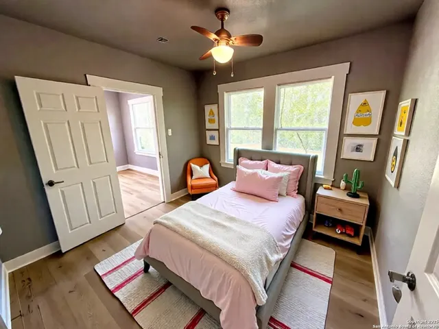 $1,399 | 1834 Center Street, San Antonio, TX 78202