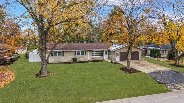 $369,900 | 2815 Sheffield Drive, New Lenox, IL 60451