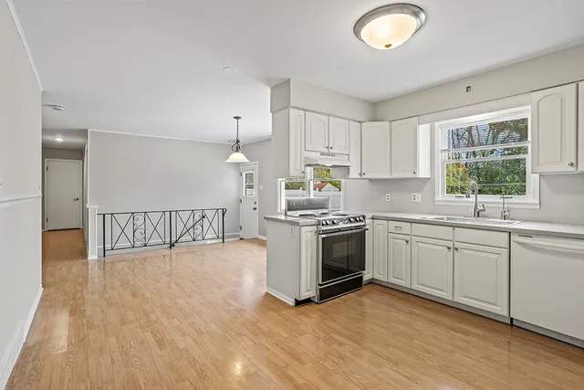 $369,900 | 2815 Sheffield Drive, New Lenox, IL 60451