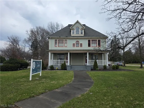 $219,900 | 1451 East Market Street, Warren, OH 44483