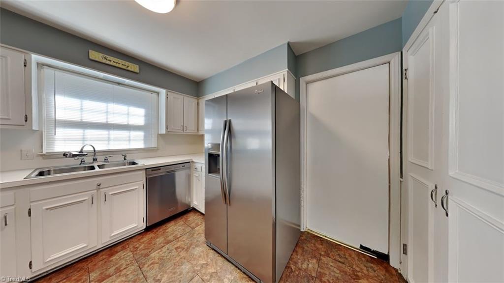 3612 Hobbs Road Greensboro, NC 27410 - Photo 6 of 19 Gallery Image 6