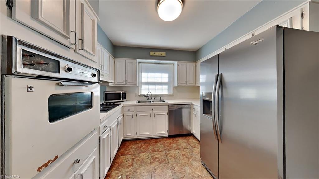 3612 Hobbs Road Greensboro, NC 27410 - Photo 7 of 19 Gallery Image 7