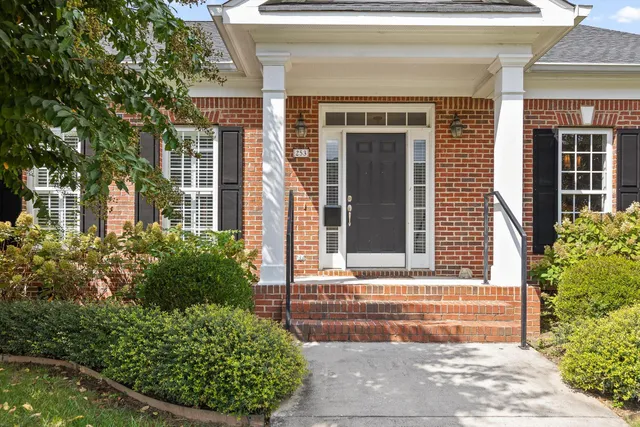 $515,000 | 253 Horse Creek Drive, Chattanooga, TN 37405