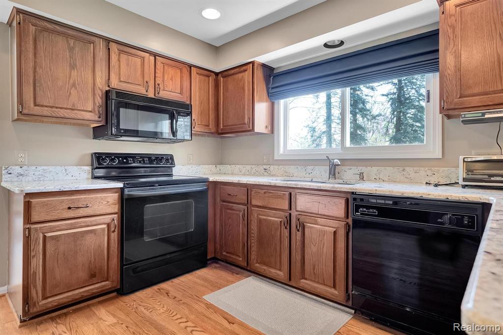 541 Augusta Drive Rochester Hills, MI 48309 - Photo 26 of 74