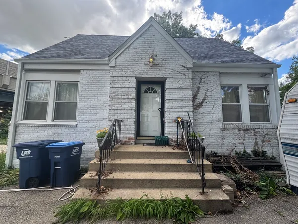 $290,000 | 800 East Touhy Avenue, Des Plaines, IL 60018