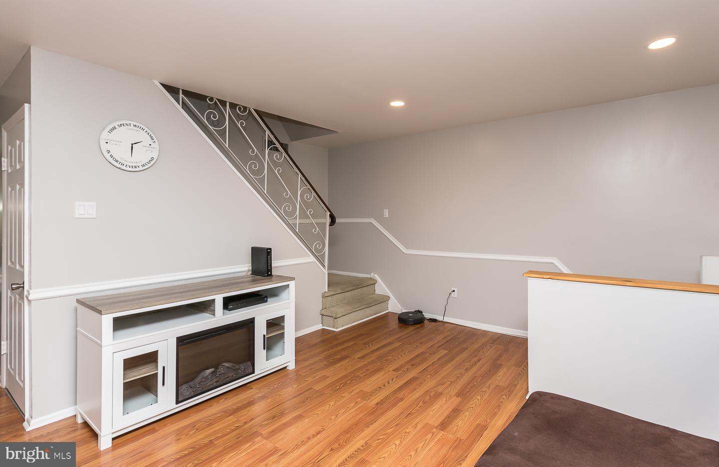 3327 Woodhaven Road Philadelphia, PA 19154 - Photo 4 of 41 Gallery Image 4