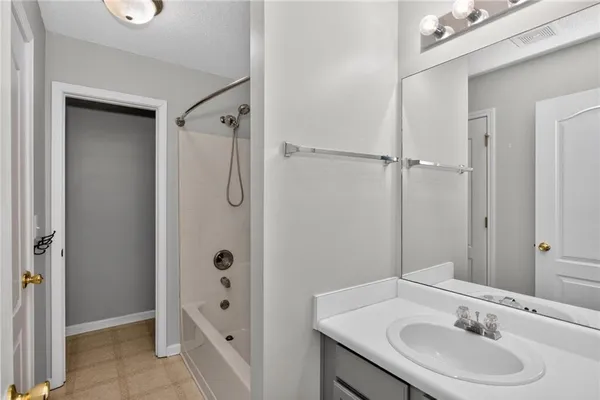 $1,990 | 304 Fox Overlook, Woodstock, GA 30188