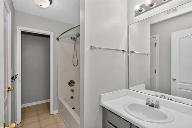 $2,390 | 304 Fox Overlook, Woodstock, GA 30188