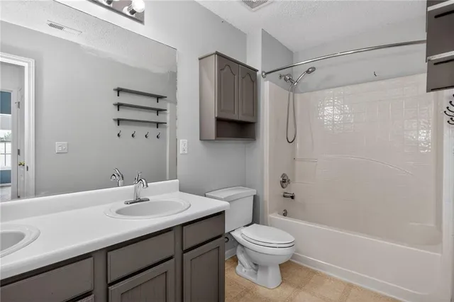 $2,390 | 304 Fox Overlook, Woodstock, GA 30188