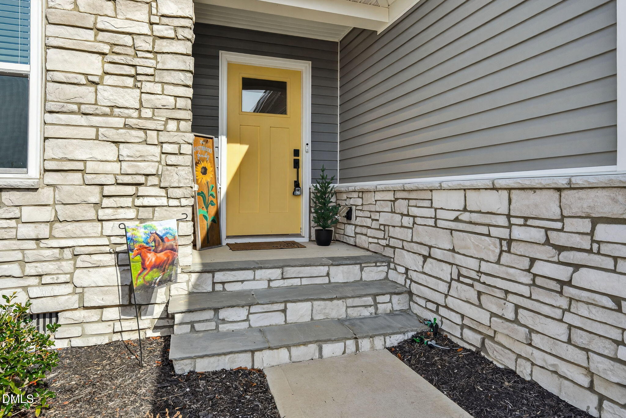 636 Jasmine Street Wendell, NC 27591 - Photo 3 of 30 a bathroom with a shower