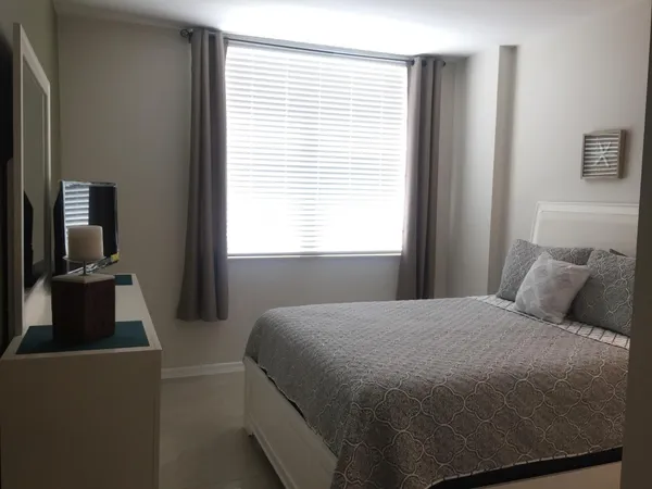 $3,000 | 100 Northeast 6th Street, Boynton Beach, FL 33435