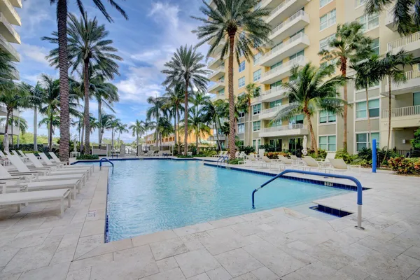 $3,000 | 100 Northeast 6th Street, Boynton Beach, FL 33435