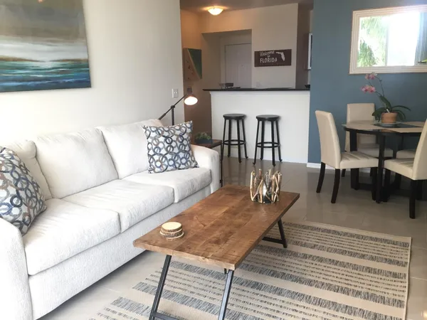 $3,000 | 100 Northeast 6th Street, Boynton Beach, FL 33435