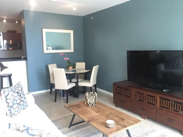 $3,000 | 100 Northeast 6th Street, Boynton Beach, FL 33435