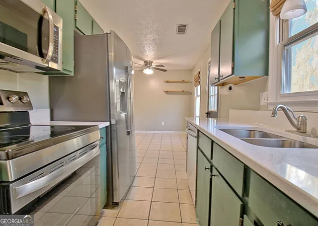 $2,150 | 15 Chestlehurst Way, Senoia, GA 30276