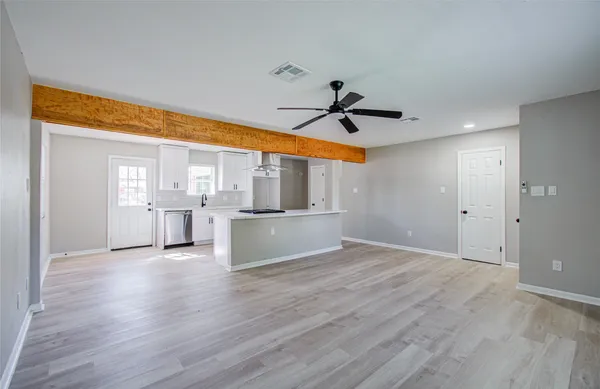 $2,200 | 411 Oaklawn Street, League City, TX 77573