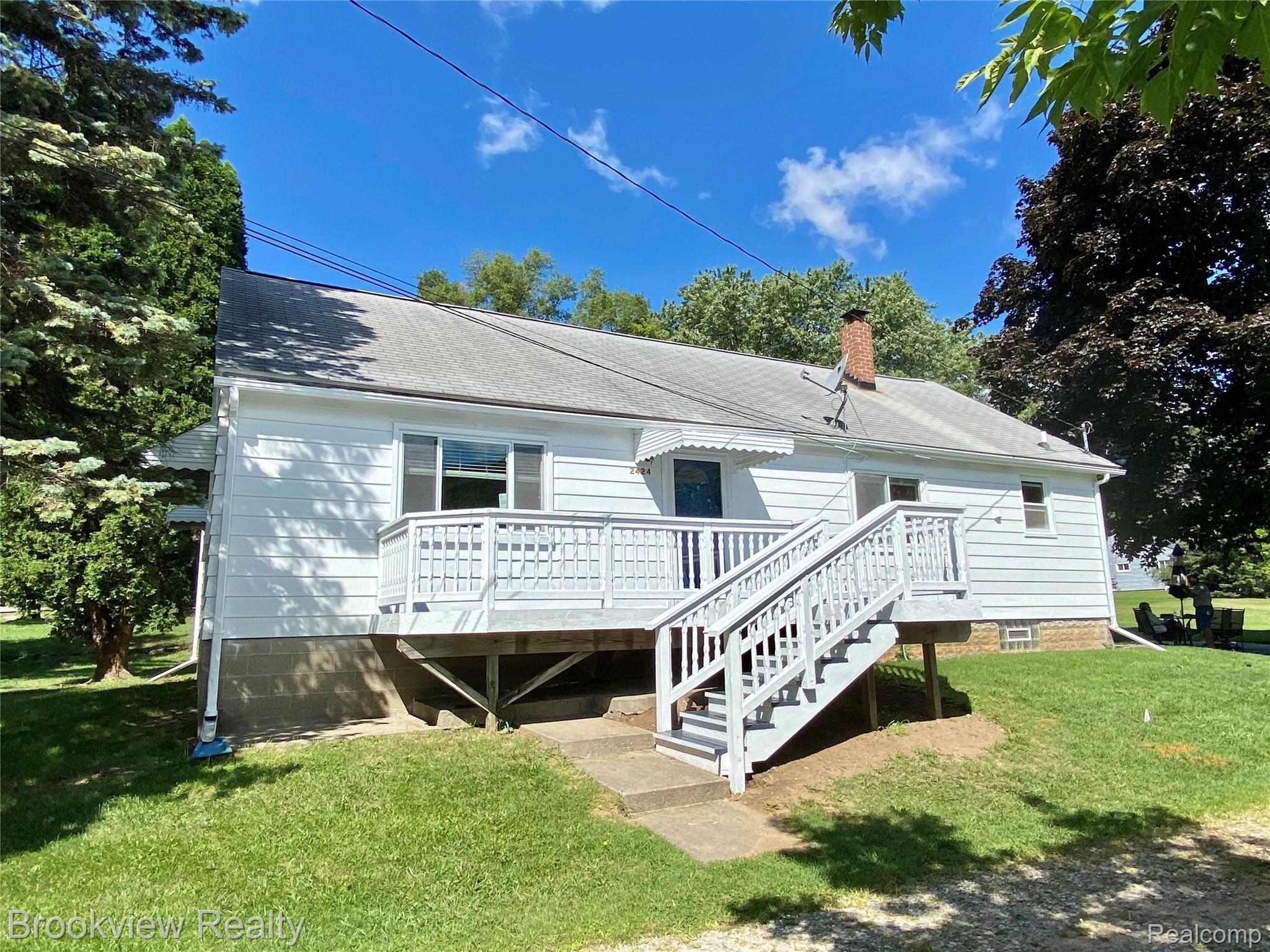 2424 West Auburn Road Rochester, MI 48309 - Photo 1 of 29 F9CC3EE3-75D2-43D5-9EDB-2898ECA79652.jpeg