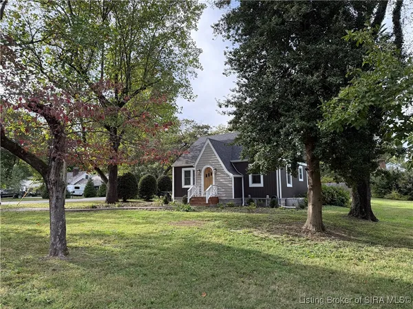$399,999 | 1901 Utica Pike, Jeffersonville, IN 47130