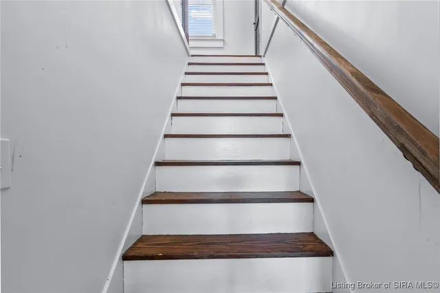 $399,999 | 1901 Utica Pike, Jeffersonville, IN 47130