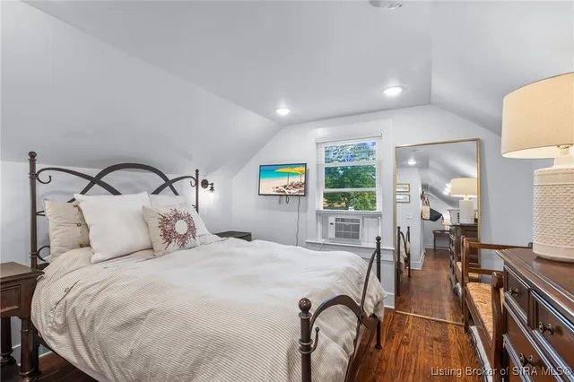 $399,999 | 1901 Utica Pike, Jeffersonville, IN 47130