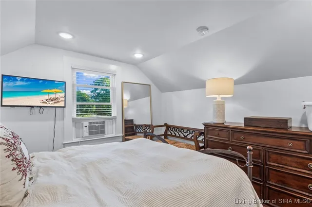 $399,999 | 1901 Utica Pike, Jeffersonville, IN 47130