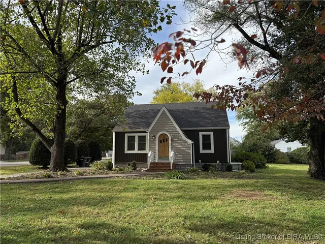 $399,999 | 1901 Utica Pike, Jeffersonville, IN 47130