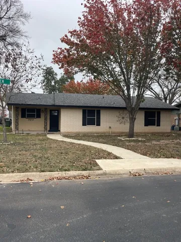 $1,900 | 300 Evergreen Circle, Burnet, TX 78611