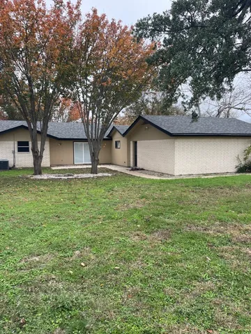 $1,900 | 300 Evergreen Circle, Burnet, TX 78611